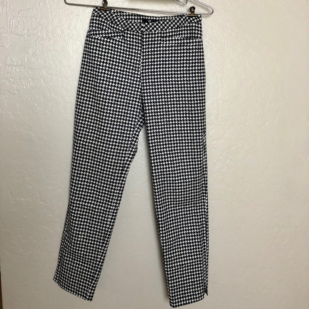 Houndstooth printed crop pants 🎱